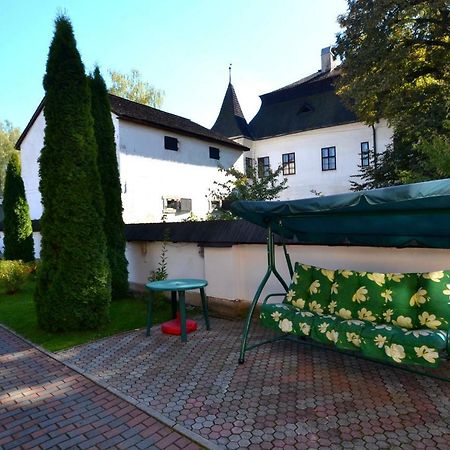 Apartman Pri Zamocku Bešeňová Eksteriør billede