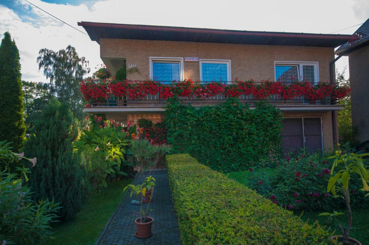 Apartman Pri Zamocku Bešeňová Eksteriør billede