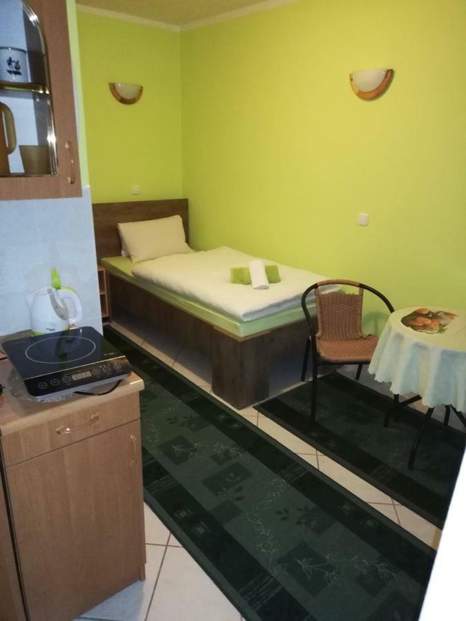 Apartman Pri Zamocku Bešeňová Eksteriør billede