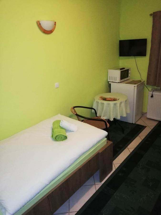 Apartman Pri Zamocku Bešeňová Eksteriør billede