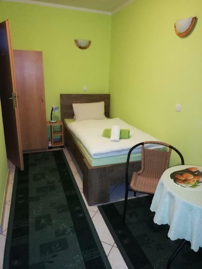 Apartman Pri Zamocku Bešeňová Eksteriør billede
